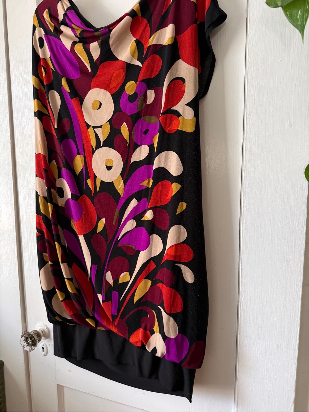 Maggy London Black Mini Dress with Red, Purple and Cream Floral Print size 8 - Picture 2 of 8